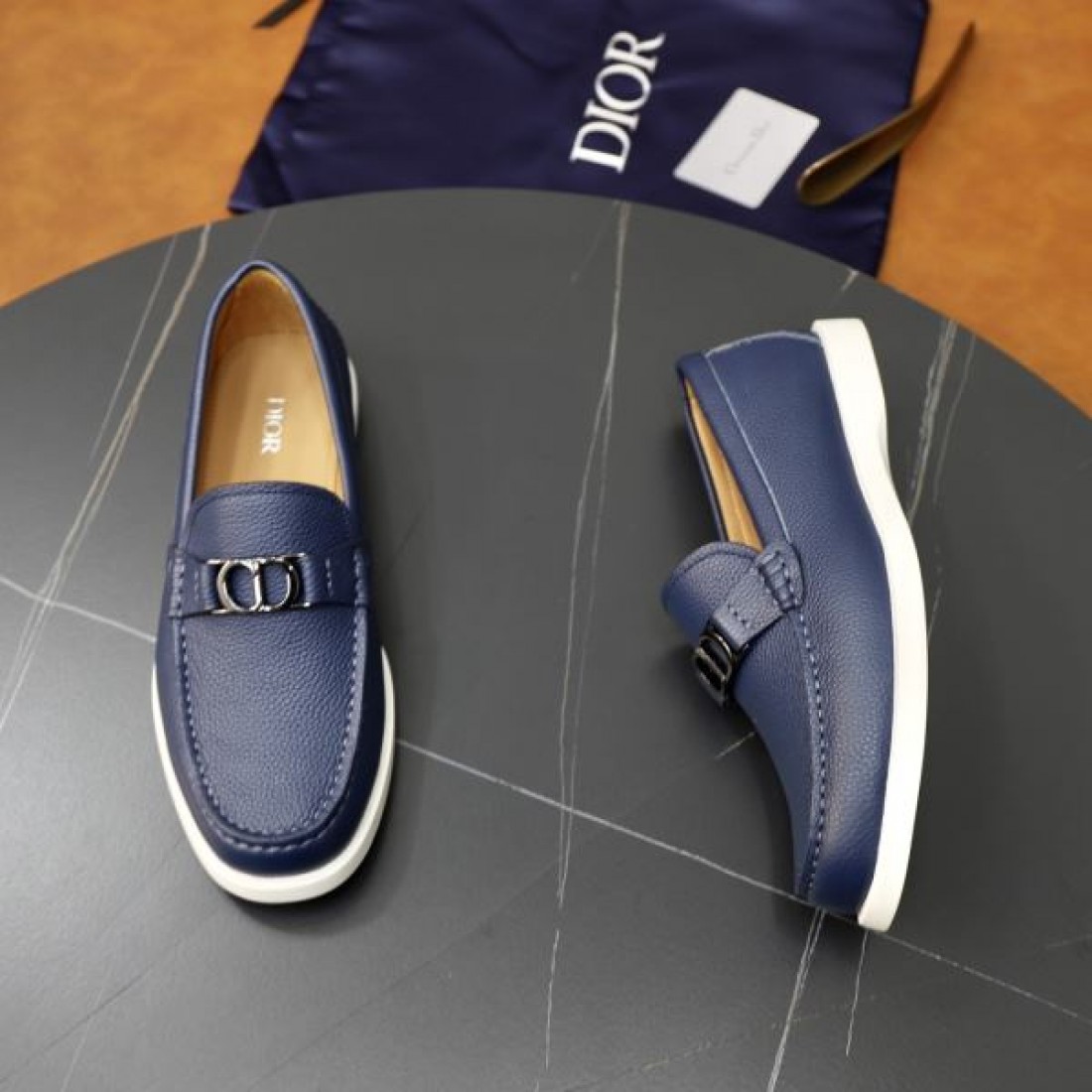 DIOR ディオール 春夏限定色や海外限定 2024SS メンズ用 カジュアルシューズ - 画像 (7)