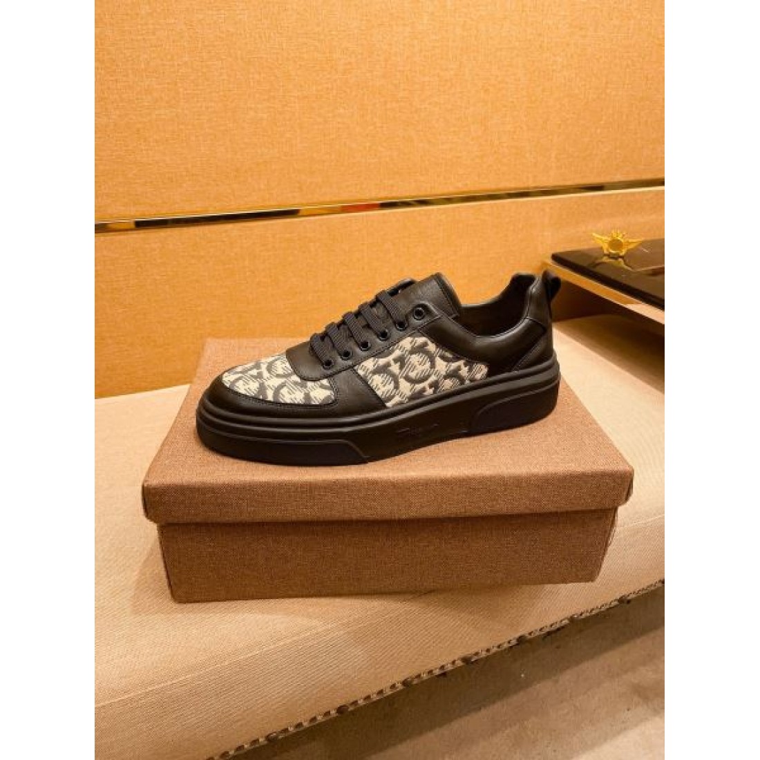 FERRAGAMO サルヴァトーレ フェラガモ 今季人気 2024SS メンズ用 カジュアルシューズ - 画像 (7)