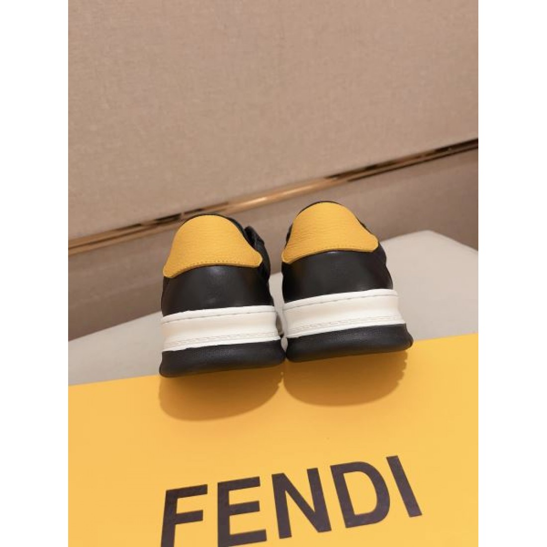 2024FW メンズ用 カジュアルシューズ FENDI フェンデイ ファッション感が満点 - 画像 (9)
