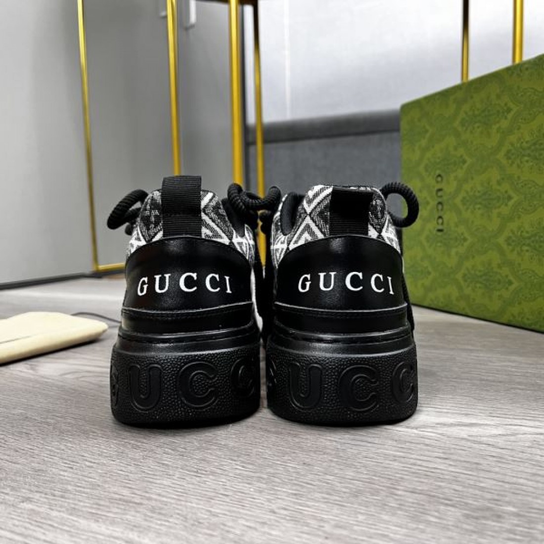 GUCCI グッチ ファッション感が急上昇！ 2024SS メンズ用 カジュアルシューズ - 画像 (9)