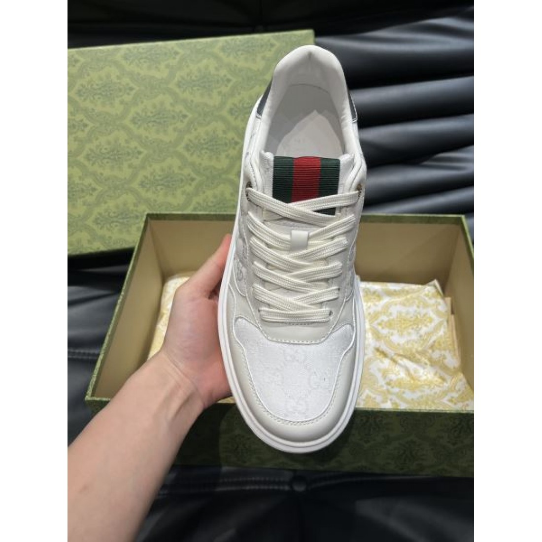 GUCCI グッチ シーン問わずに使える 2024SS メンズ用 カジュアルシューズ - 画像 (8)