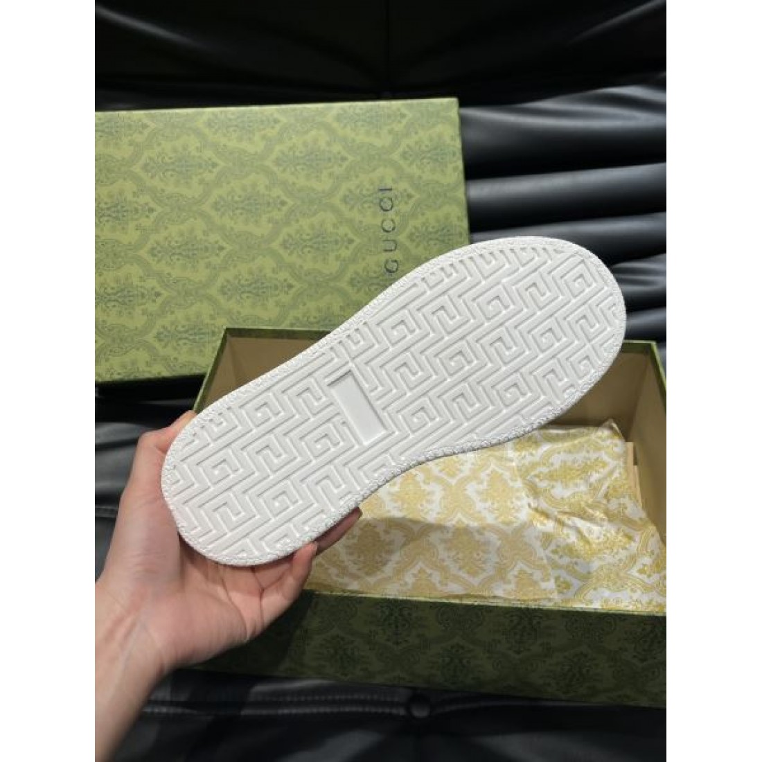 GUCCI グッチ シーン問わずに使える 2024SS メンズ用 カジュアルシューズ - 画像 (11)