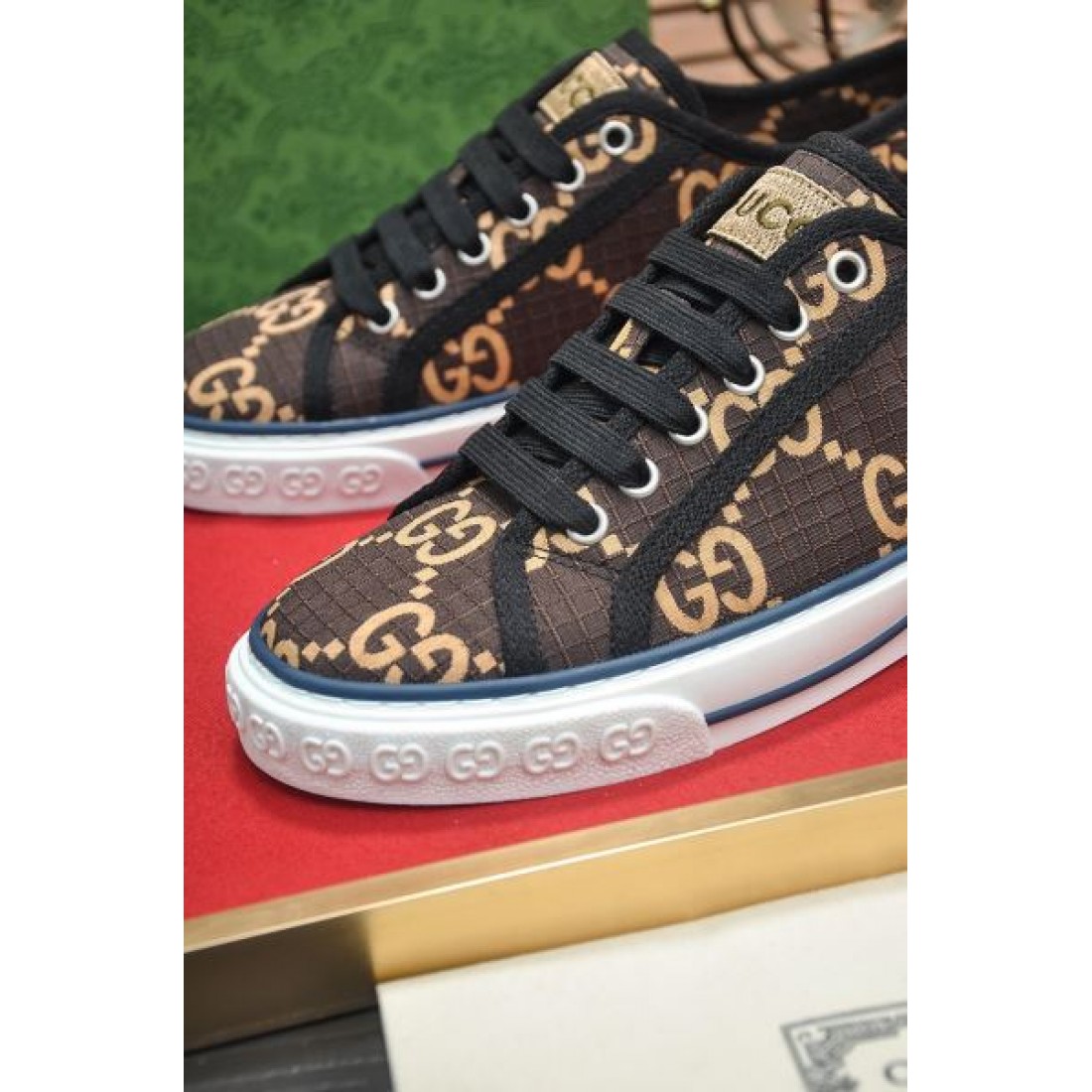 GUCCI グッチ 大人っぽく見せてくれ 2024SS メンズ用 カジュアルシューズ - 画像 (8)