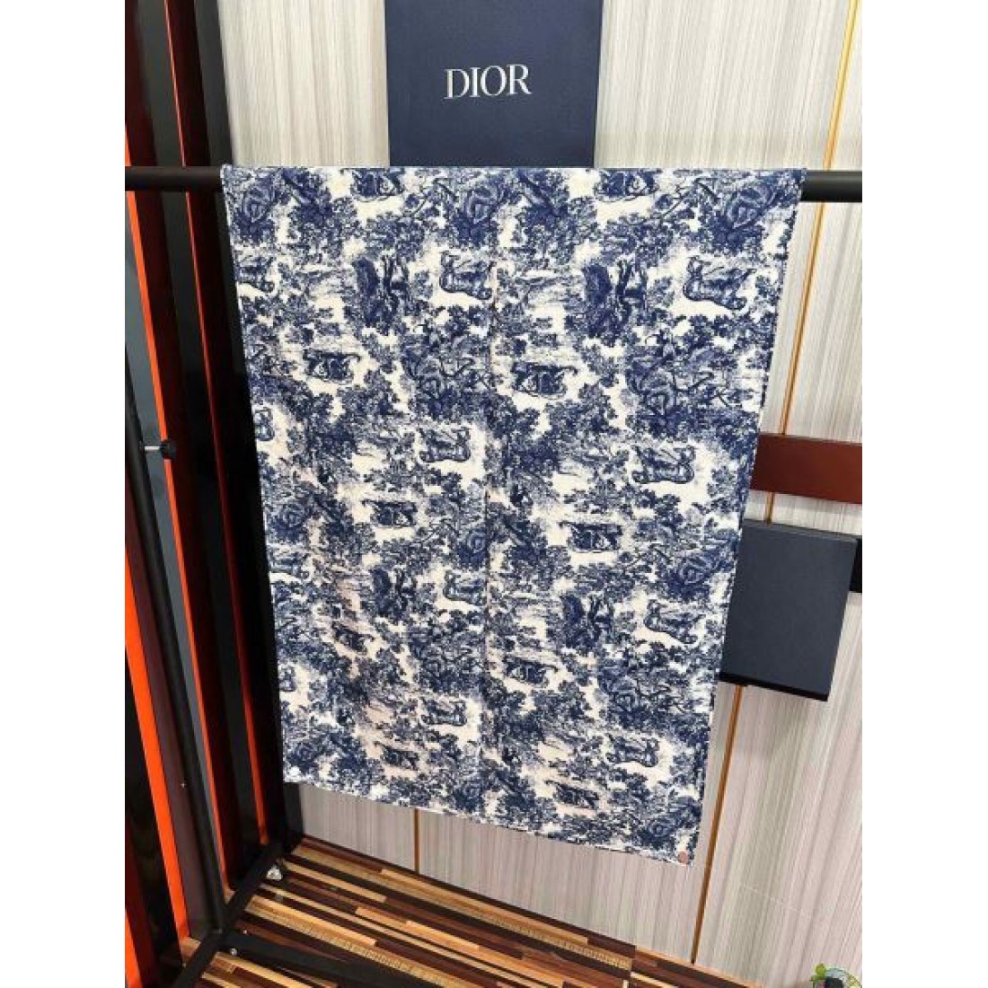 2024FW スカーフ DIOR ディオール 秋冬ファショントレンドアイテム - 画像 (8)