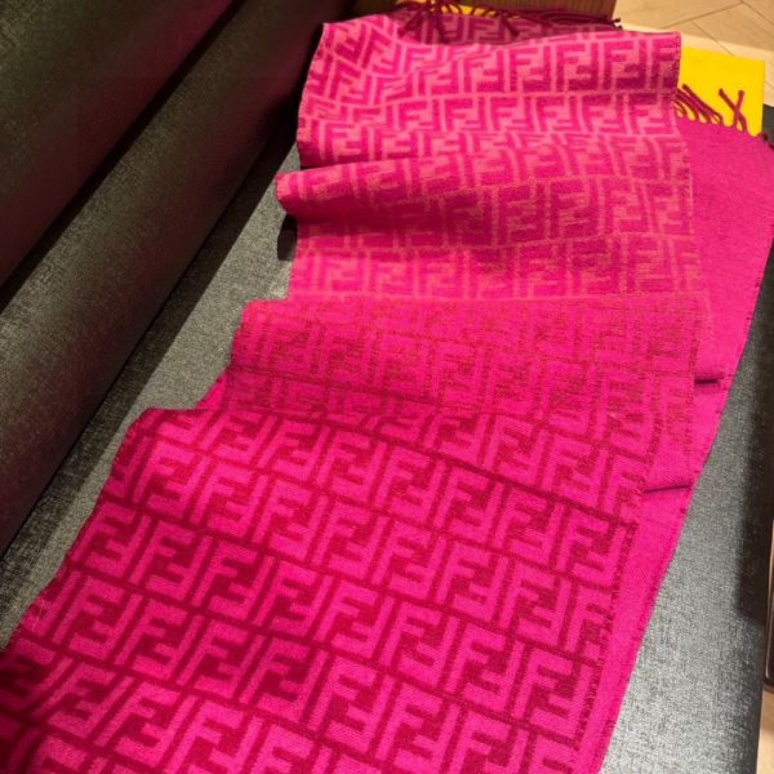 2024FW スカーフ FENDI フェンデイ ファッション感が急上昇！ - 画像 (8)