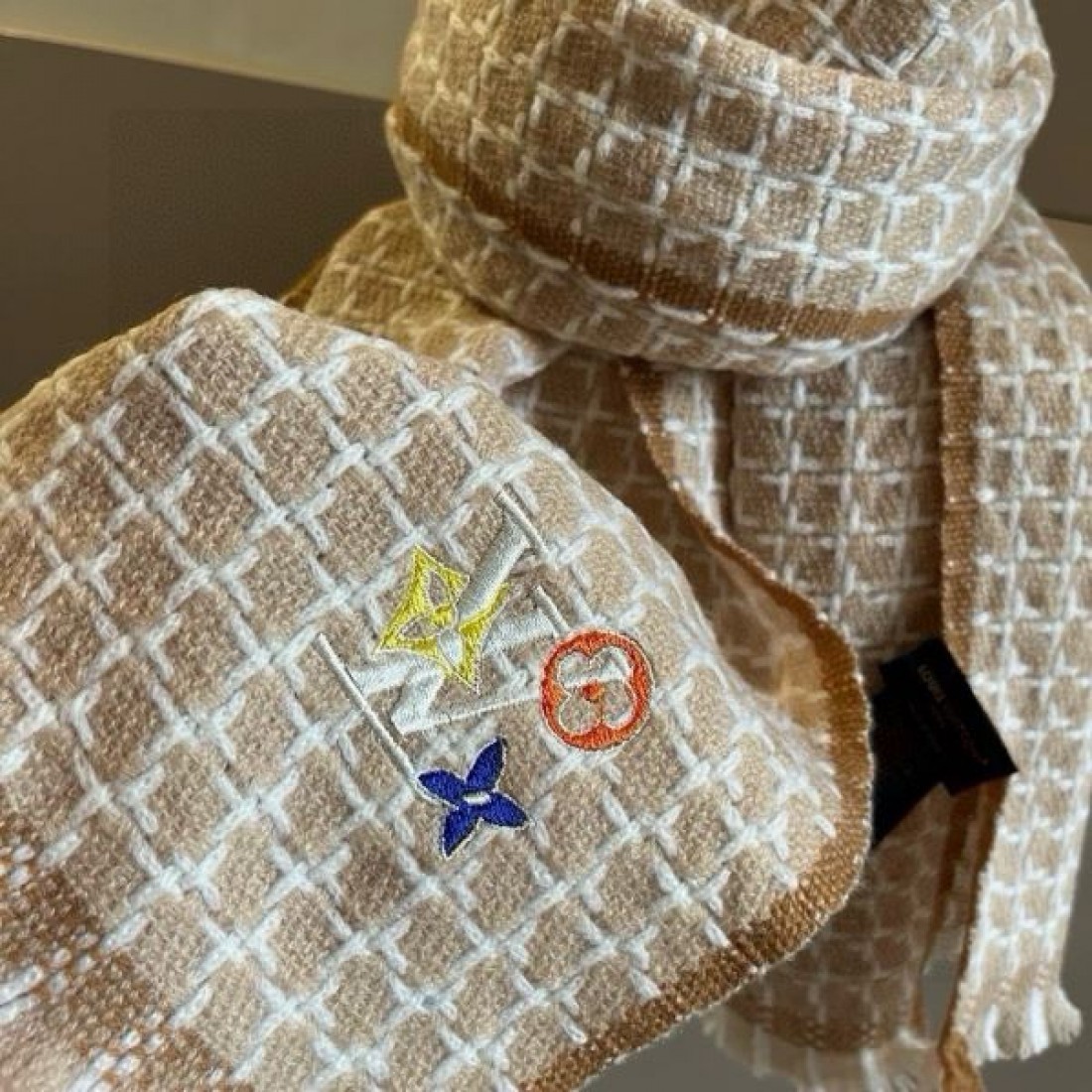 2024FW スカーフ LOUIS VUITTON ルイヴィトン 今年も大活躍間違いなし - 画像 (8)