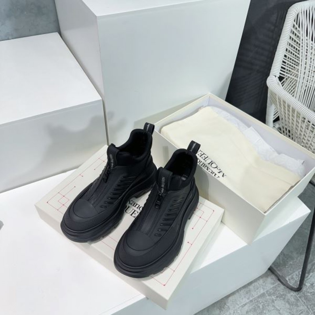 2024SS 完売必須 ALEXANDER WANG アレキサンダーワン レディース用 カジュアルシューズ - 画像 (7)