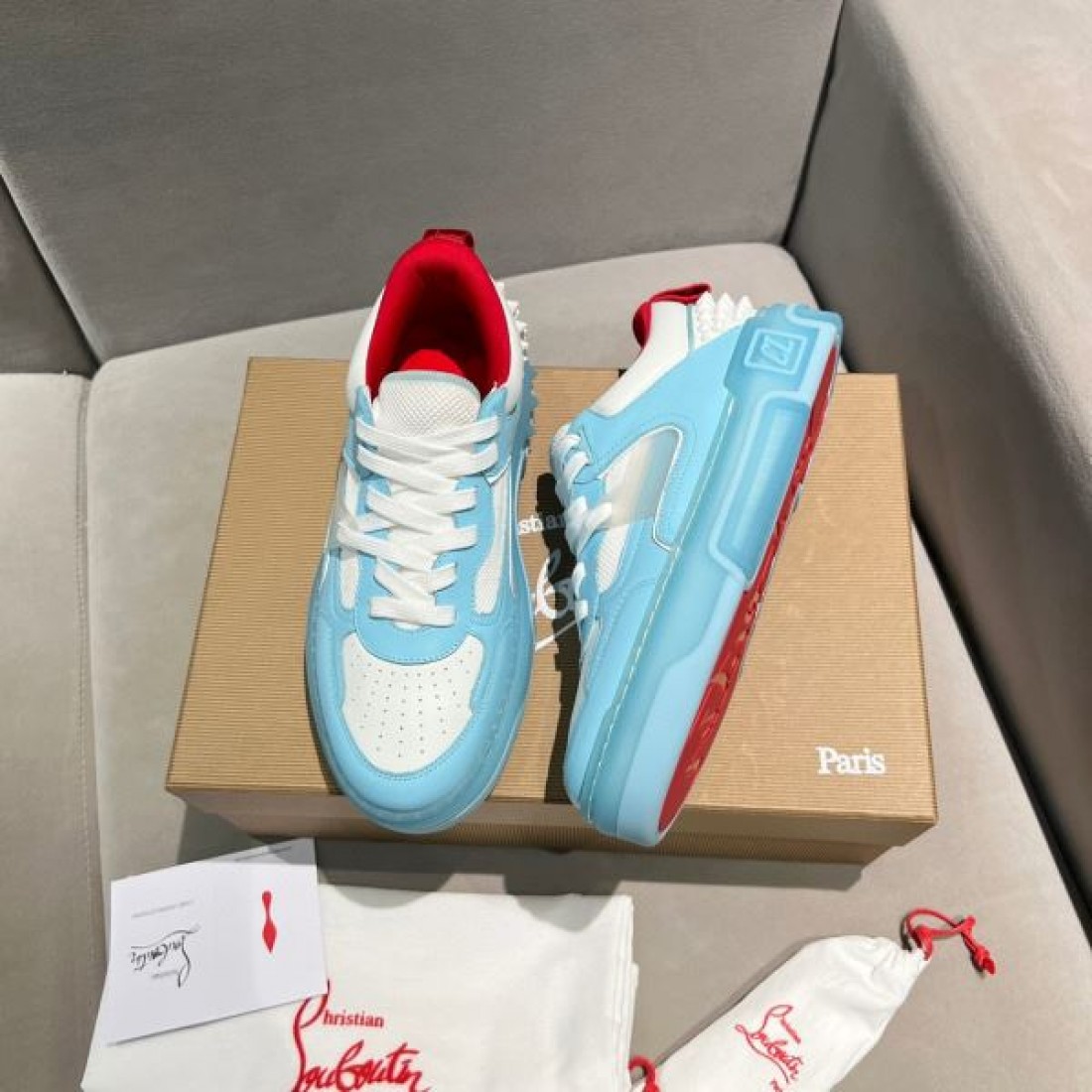 2024SS 抜け感のある CHRISTIAN LOUBOUTIN クリスチャンルブタン レディース用 カジュアルシューズ - 画像 (7)