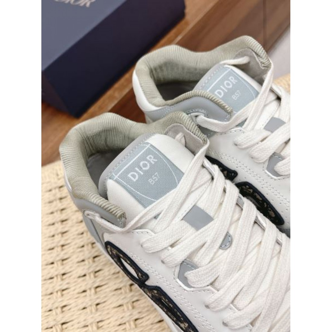 2024SS セールで嬉しい入荷 DIOR ディオール レディース用 カジュアルシューズ - 画像 (8)