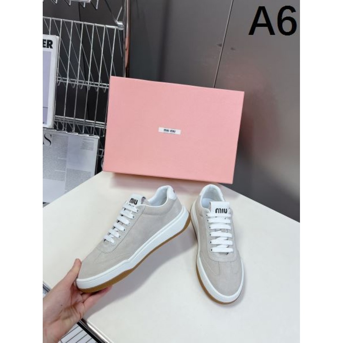 2024SS おしゃれ上級者を目指す MIU MIU ミュウミュウ レディース用 カジュアルシューズ - 画像 (7)