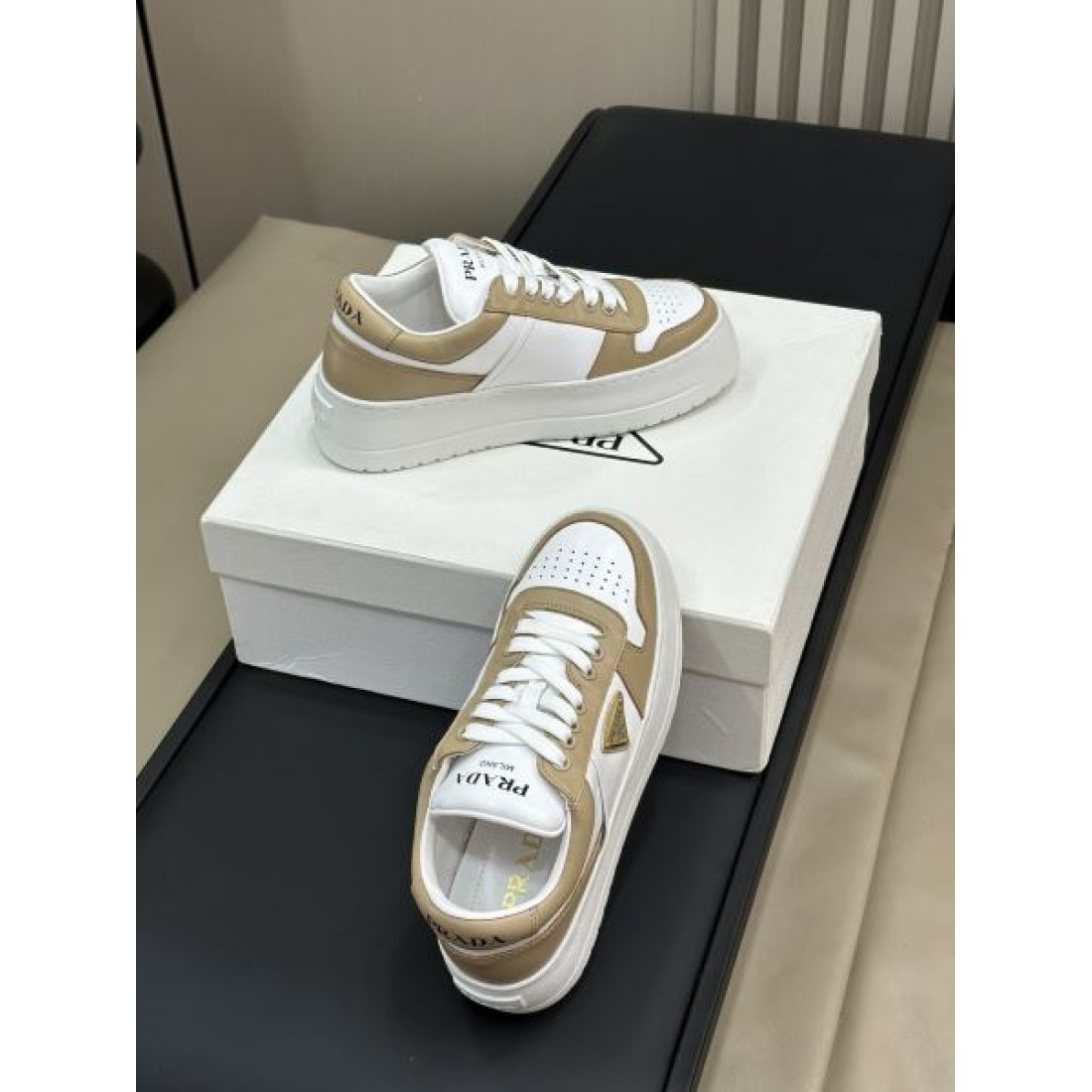 2024SS 限定生産品 PRADA プラダ レディース用 カジュアルシューズ - 画像 (7)