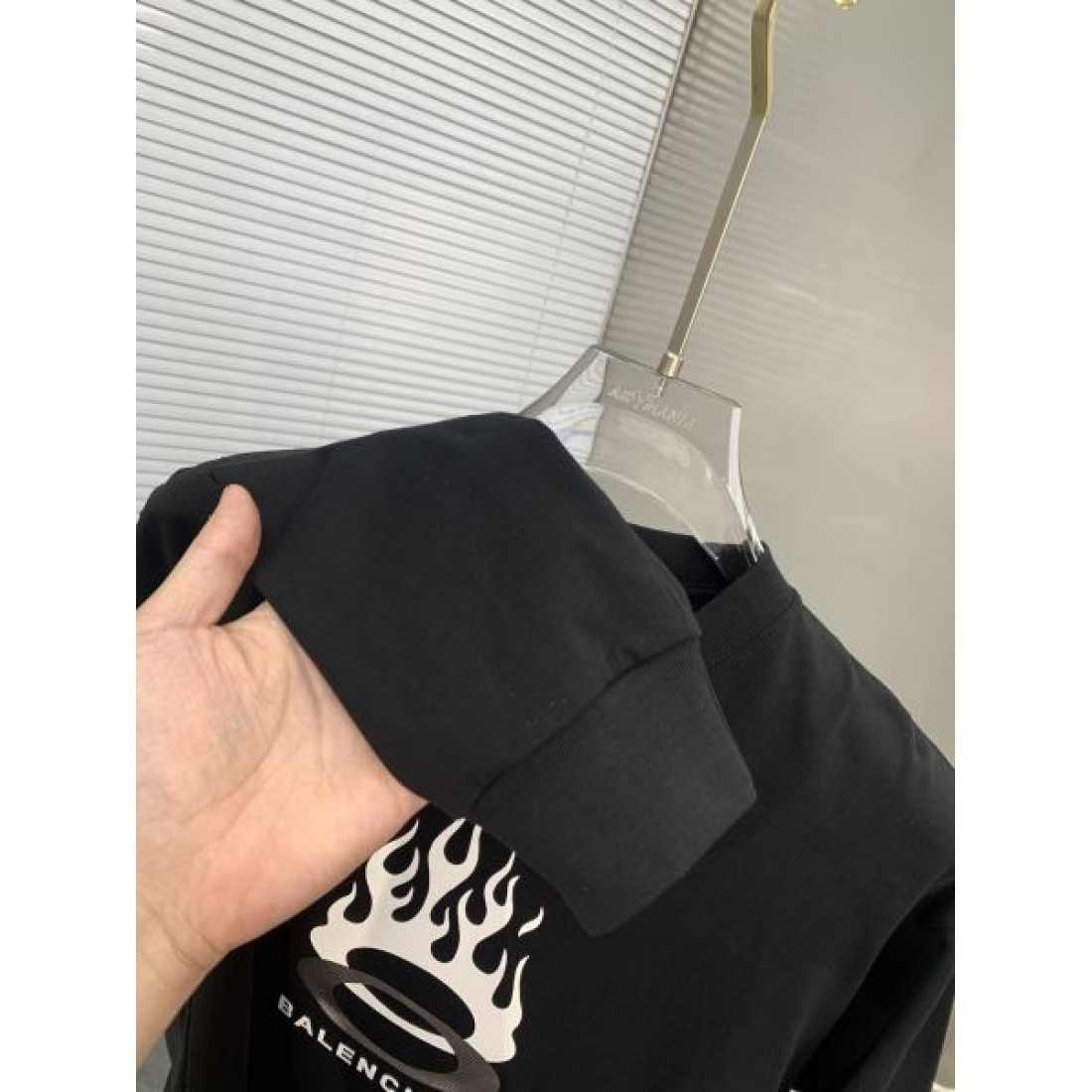 2024FW BALENCIAGA バレンシアガ 大注目国内完売数量限定 長袖Tシャツ - 画像 (7)