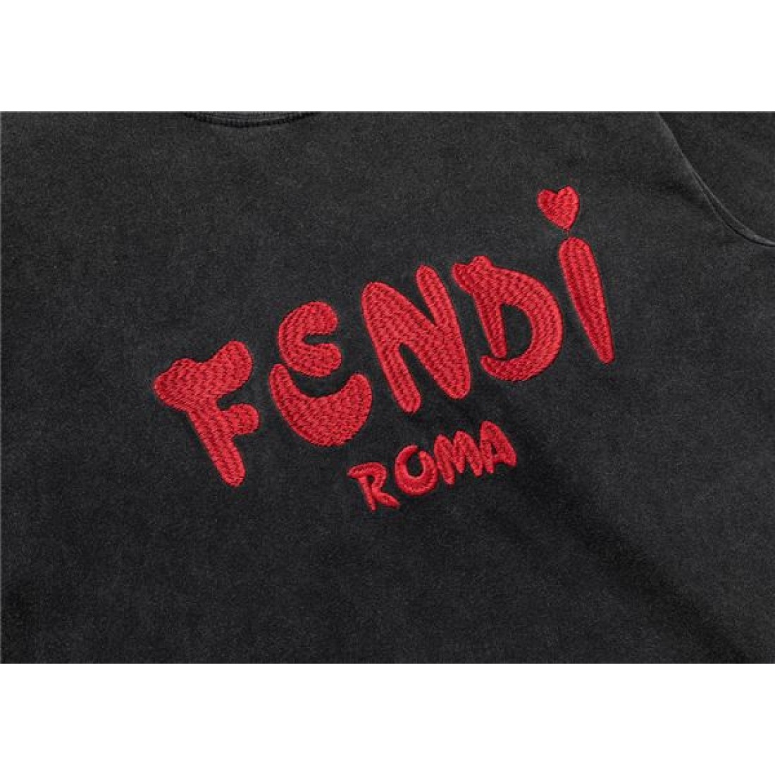 2024SS ゆったり感のあるアイテム FENDI フェンデイ 半袖Tシャツ - 画像 (9)