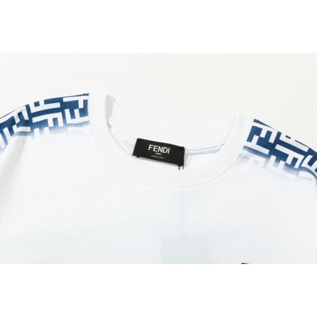 2024SS 好感度が高いアイテム FENDI フェンデイ メンズ用 半袖Tシャツ - 画像 (5)