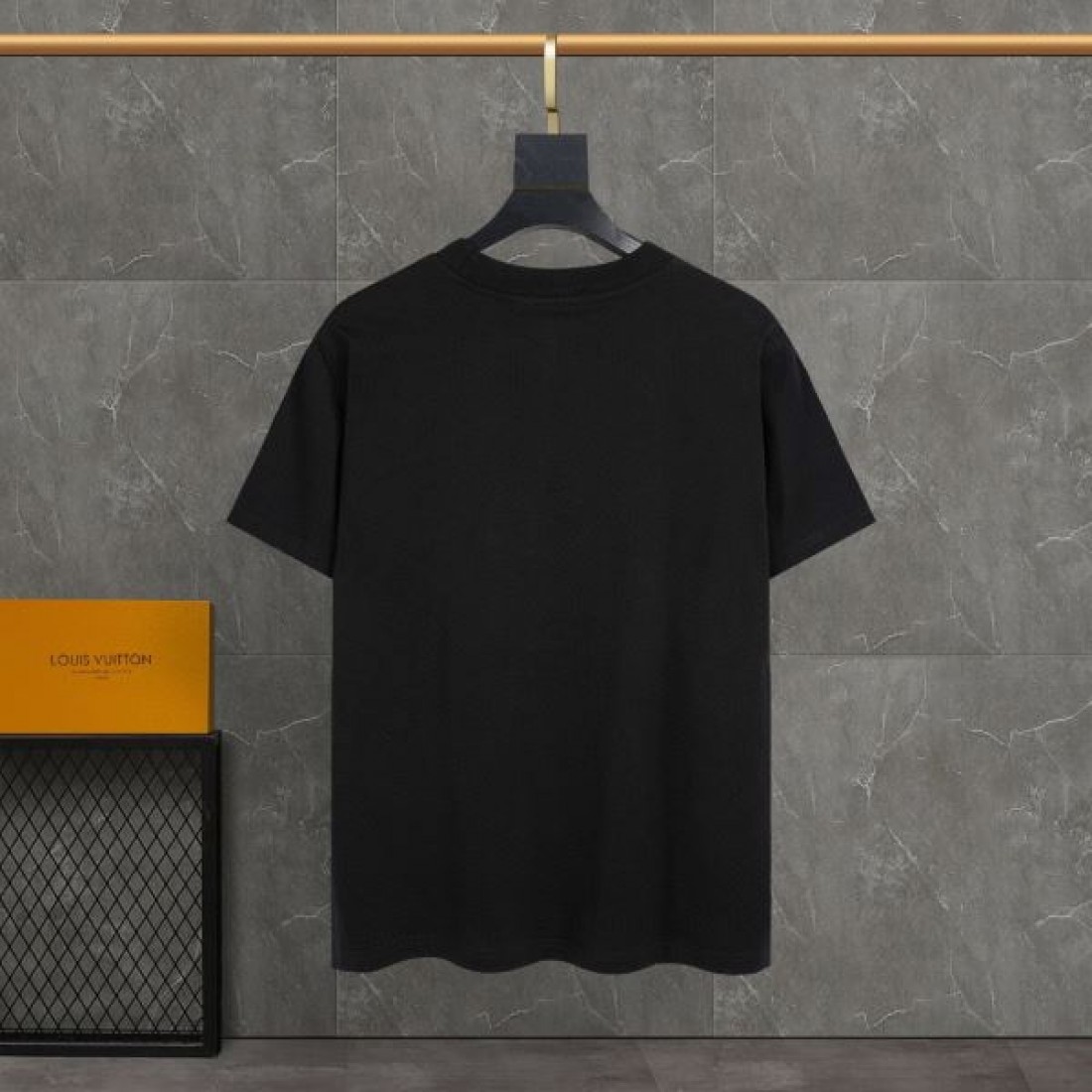 2024SS クールな印象に見せる GUCCI グッチ メンズ用 半袖Tシャツ - 画像 (4)