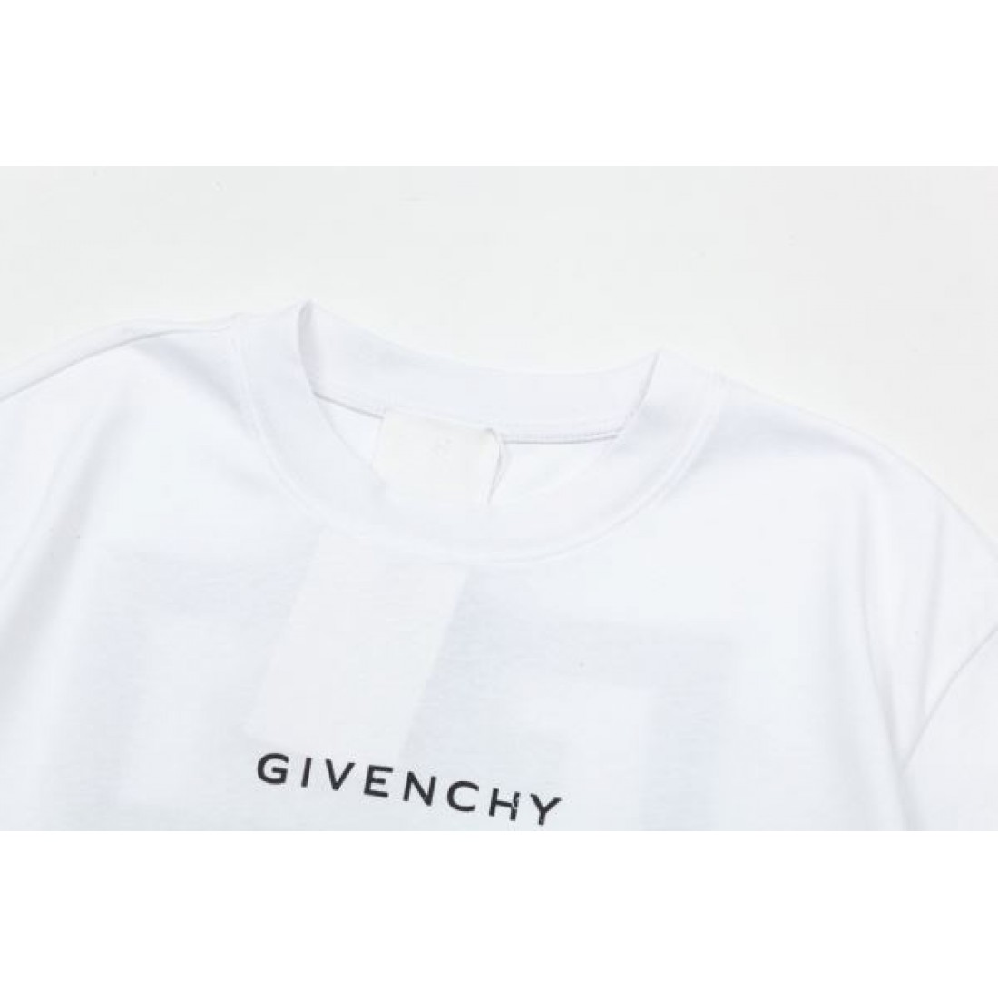 2024SS VIPセールでお得 GIVENCHY ジバンシィ メンズ用 半袖Tシャツ - 画像 (5)