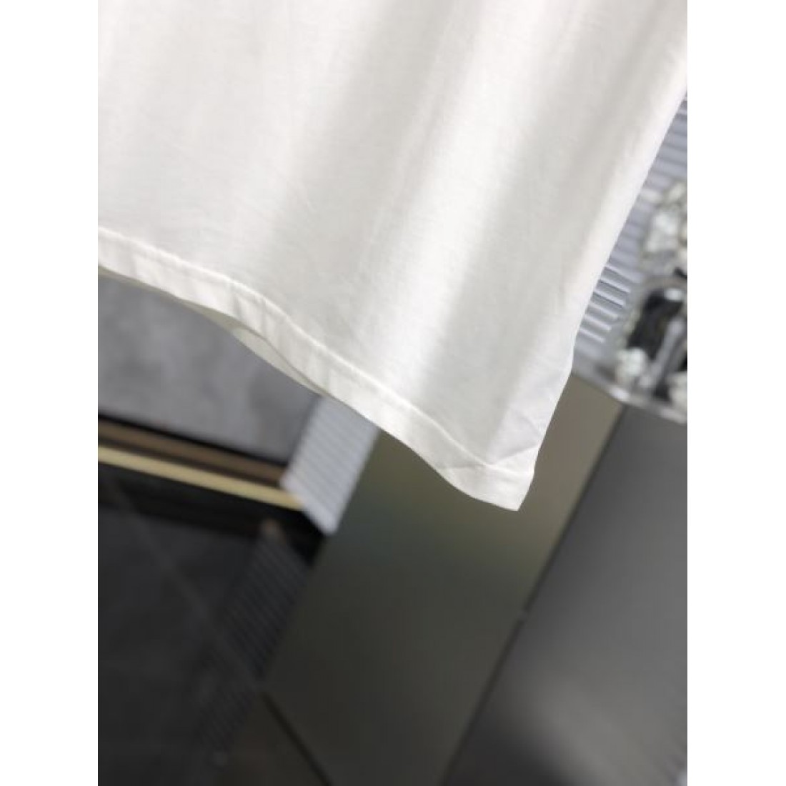 2024SS きちんと感がある BALENCIAGA バレンシアガ 半袖Tシャツ - 画像 (8)