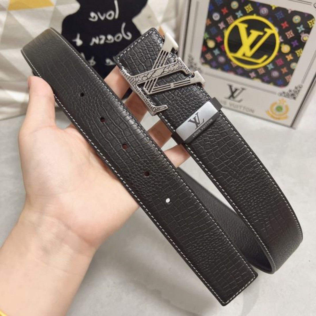 LOUIS VUITTON ルイヴィトン 大切な方へのギフト 2024SS ベルト - 画像 (7)