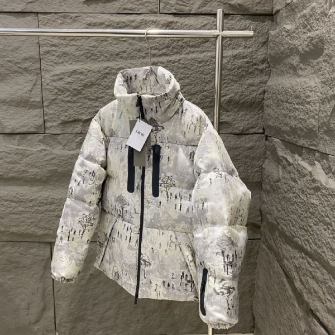 DIOR ディオール メンズ用 ダウンジャケット 2024FW セレブも多数愛用 - 画像 (4)