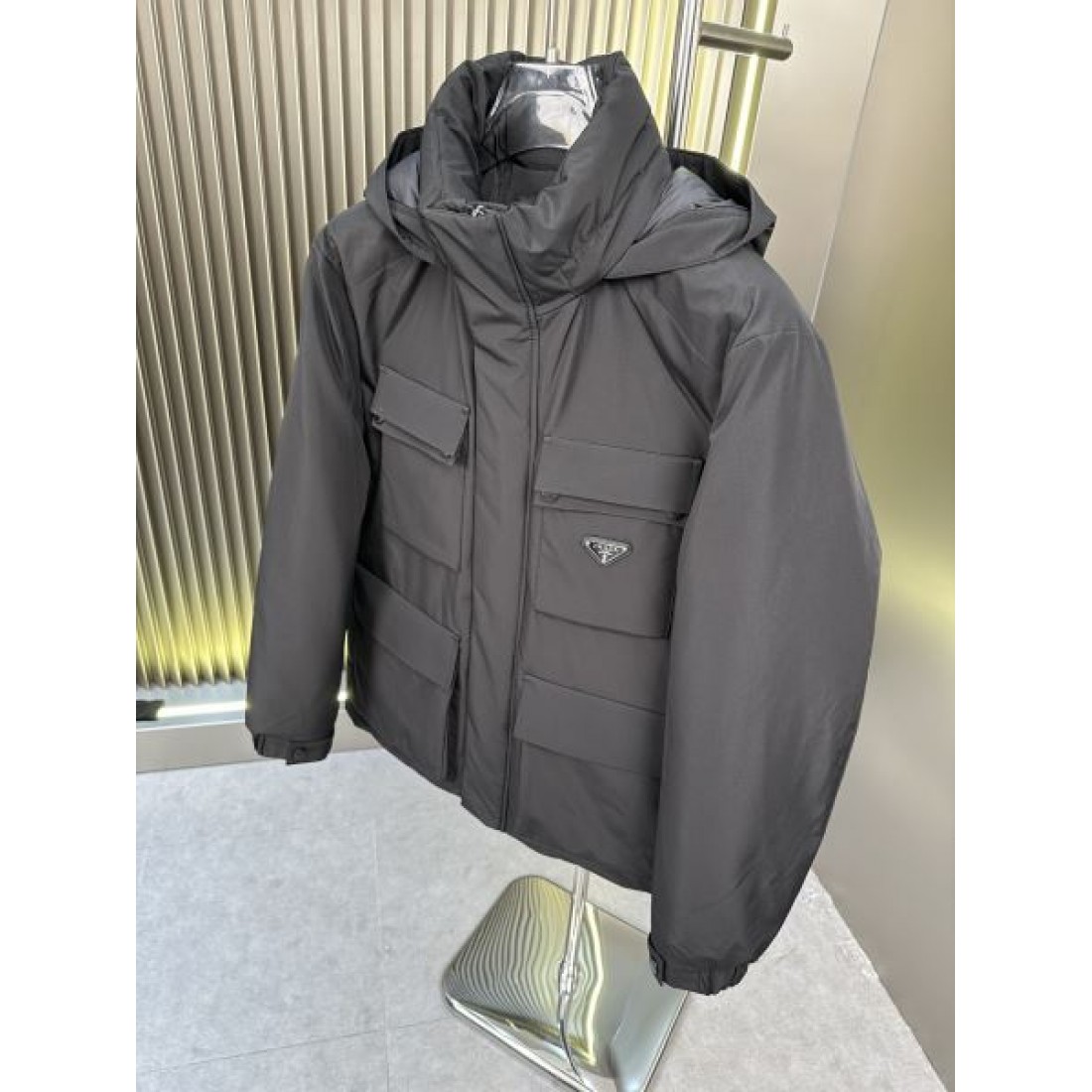 2024FW PRADA プラダ 海外限定アイテム メンズ用 ダウンジャケット - 画像 (7)
