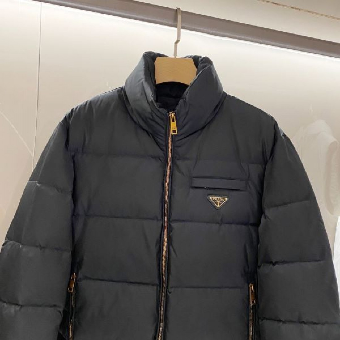2024FW PRADA プラダ 着まわし抜群カラー メンズ用 ダウンジャケット - 画像 (5)