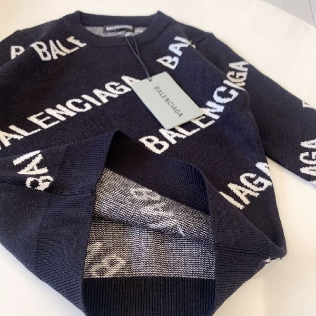 2024FW セーター BALENCIAGA バレンシアガ この時季だからお買い得 - 画像 (7)