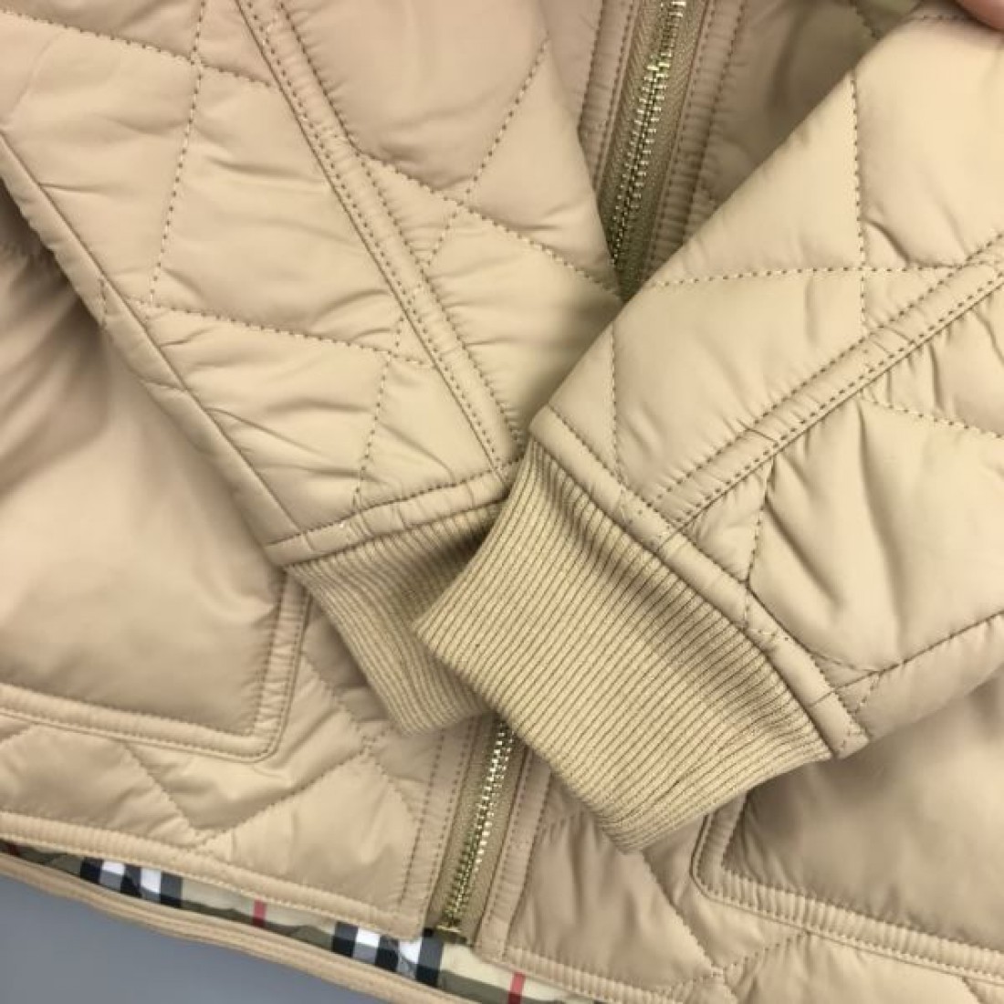 2024FW 綿入れ BURBERRY バーバリー 見逃せない今冬新作 - 画像 (9)
