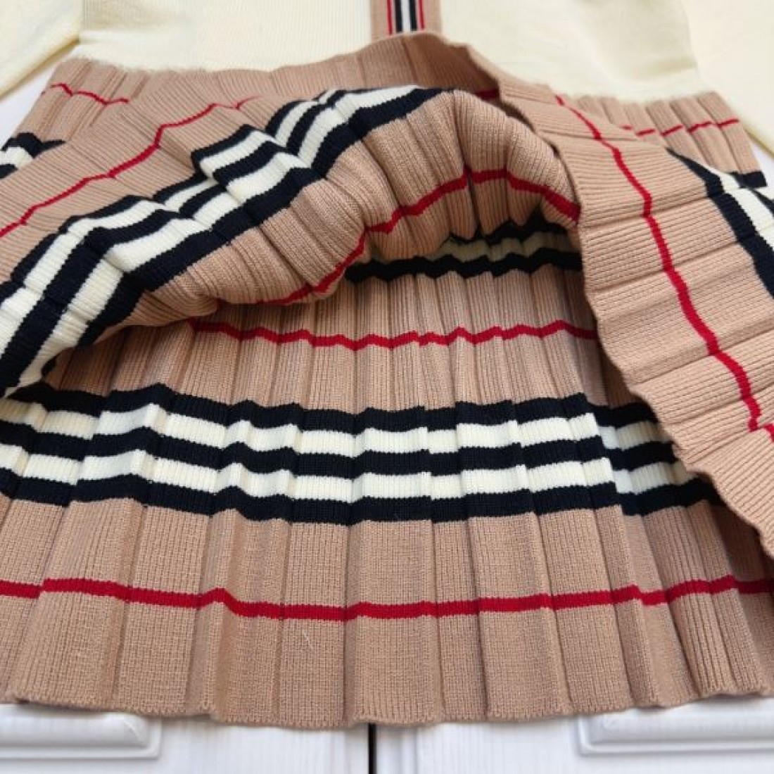 2024FW 上下セット BURBERRY バーバリー 雑誌も街も人気アイテム - 画像 (9)