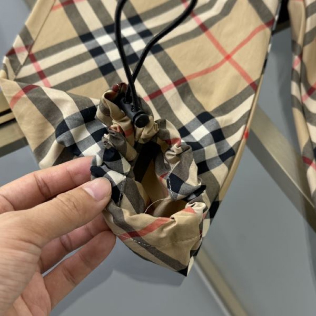 2024FW カジュアルパンツ BURBERRY バーバリー 希少！取り扱い店舗限定 - 画像 (7)