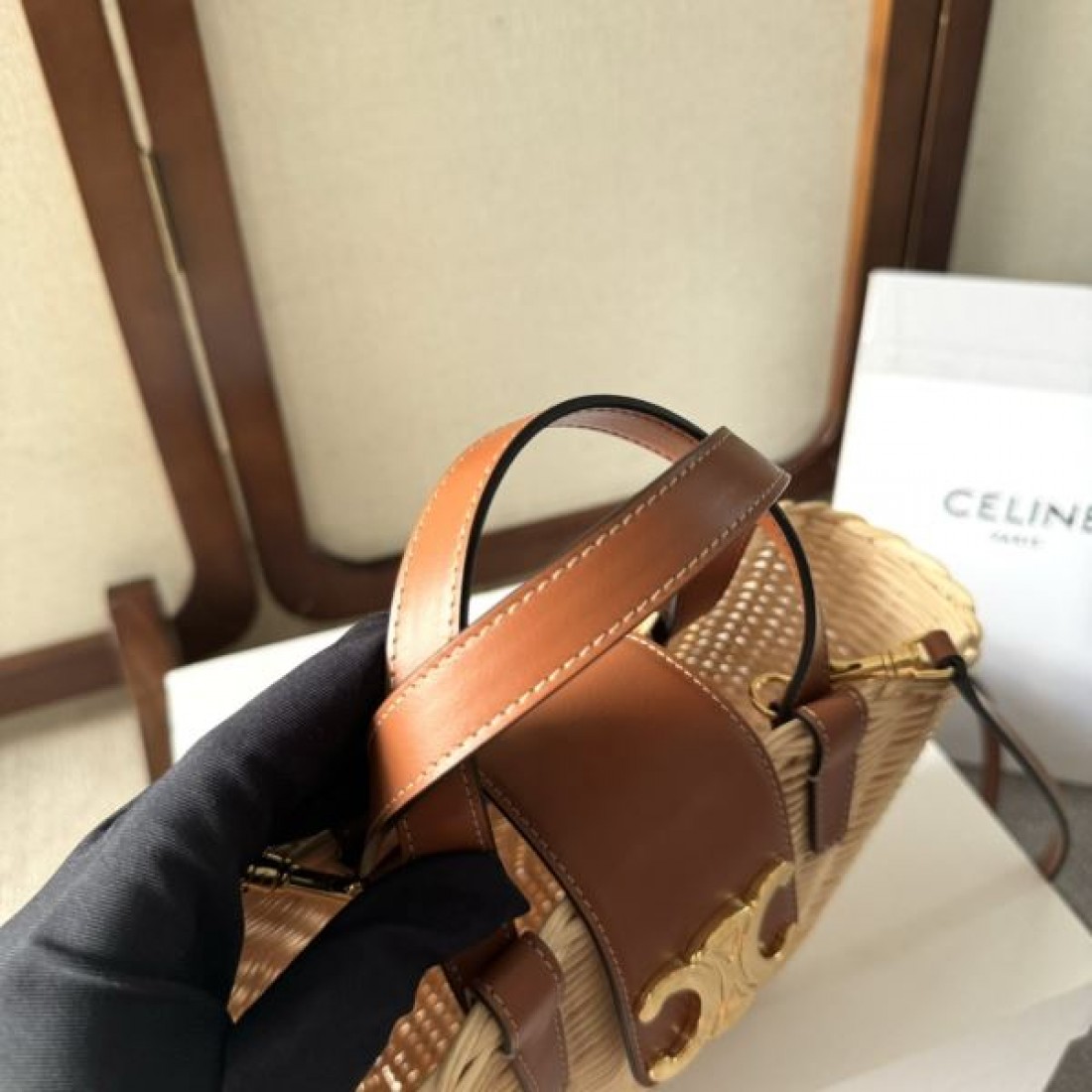 CELINE セリーヌ 2024FW 魅力の詰まったスタイル トートバッグ - 画像 (7)