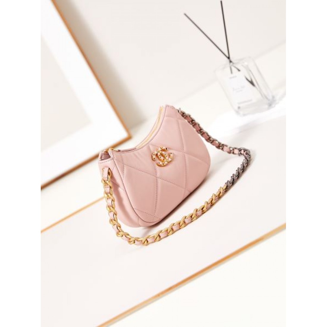 CHANEL シャネル 2024FW 相性が良く断然オススメ トートバッグ - 画像 (7)