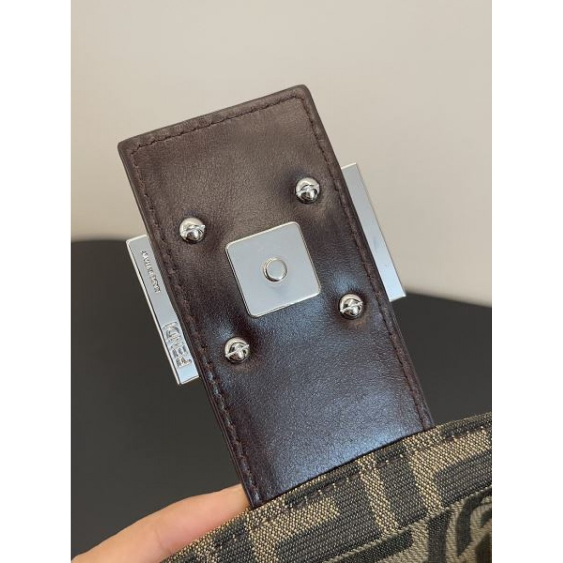 印象に残るデザイン 2024SS トートバッグ FENDI フェンデイ - 画像 (10)