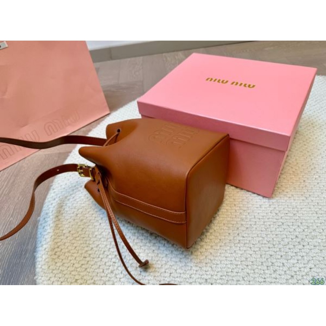 春夏の定番新品 2024SS トートバッグ MIU MIU ミュウミュウ - 画像 (8)