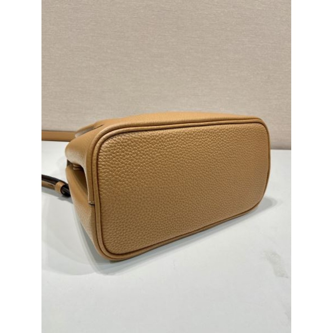 リラックスした雰囲気に 2024SS トートバッグ PRADA プラダ - 画像 (8)