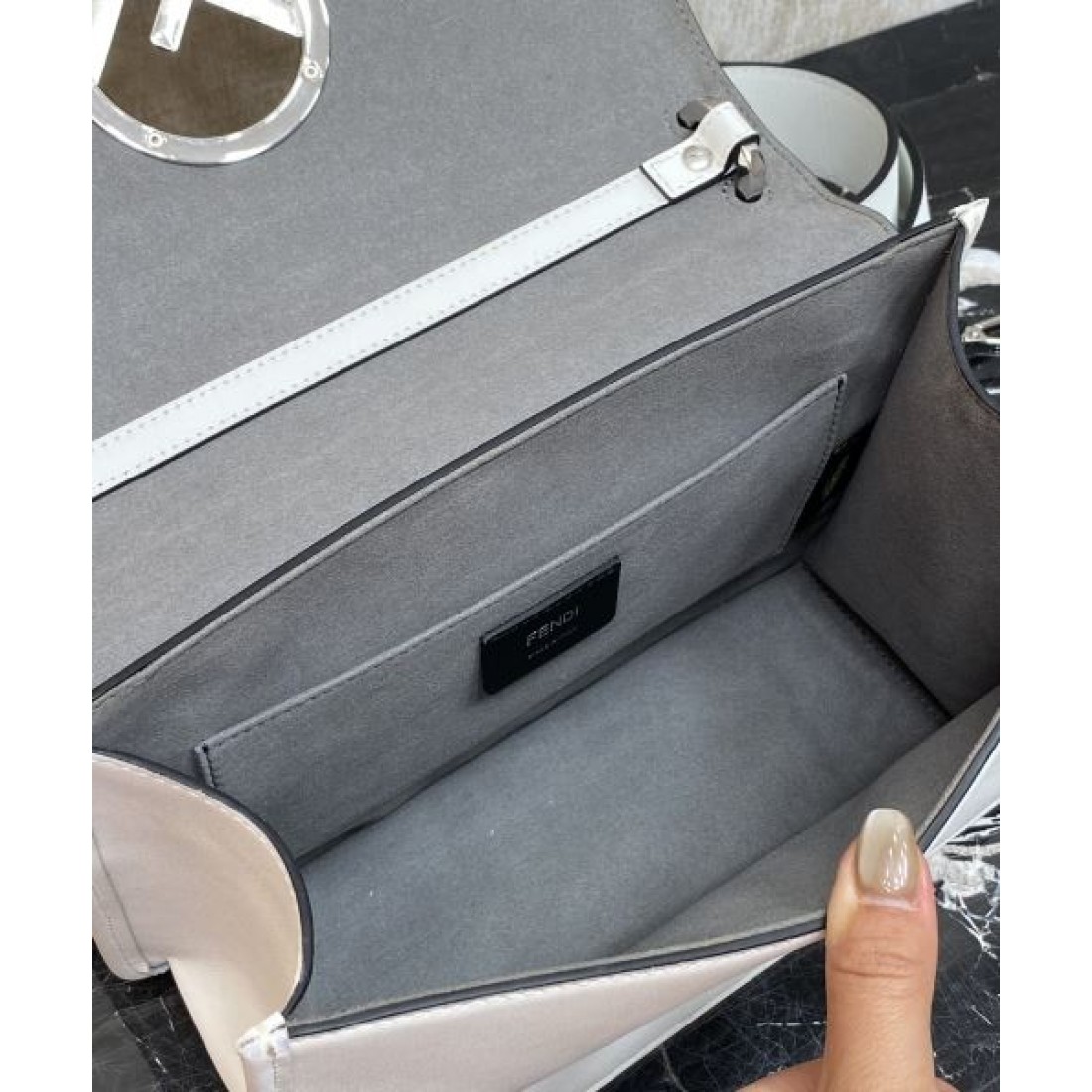 2025SS トートバッグ FENDI フェンデイ ファッション感度の高い - 画像 (9)