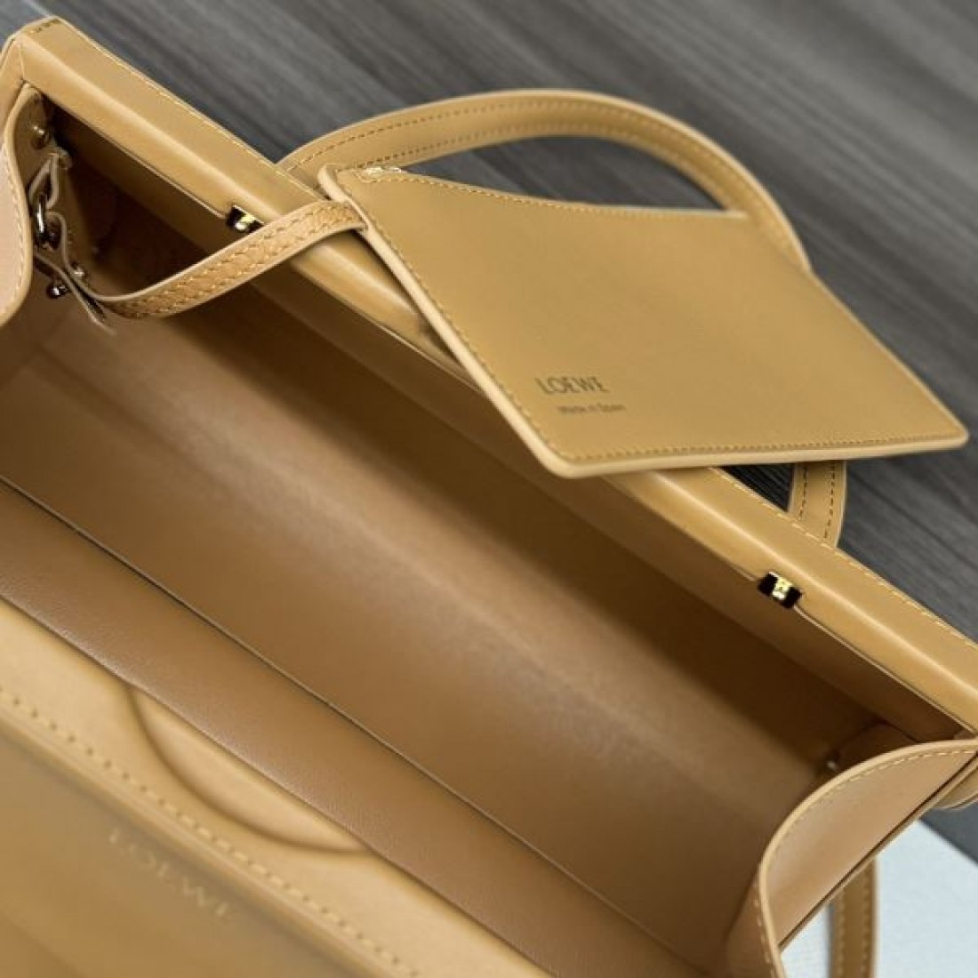 2025SS トートバッグ LOEWE ロエベ トレンドコーデが楽しめ - 画像 (11)