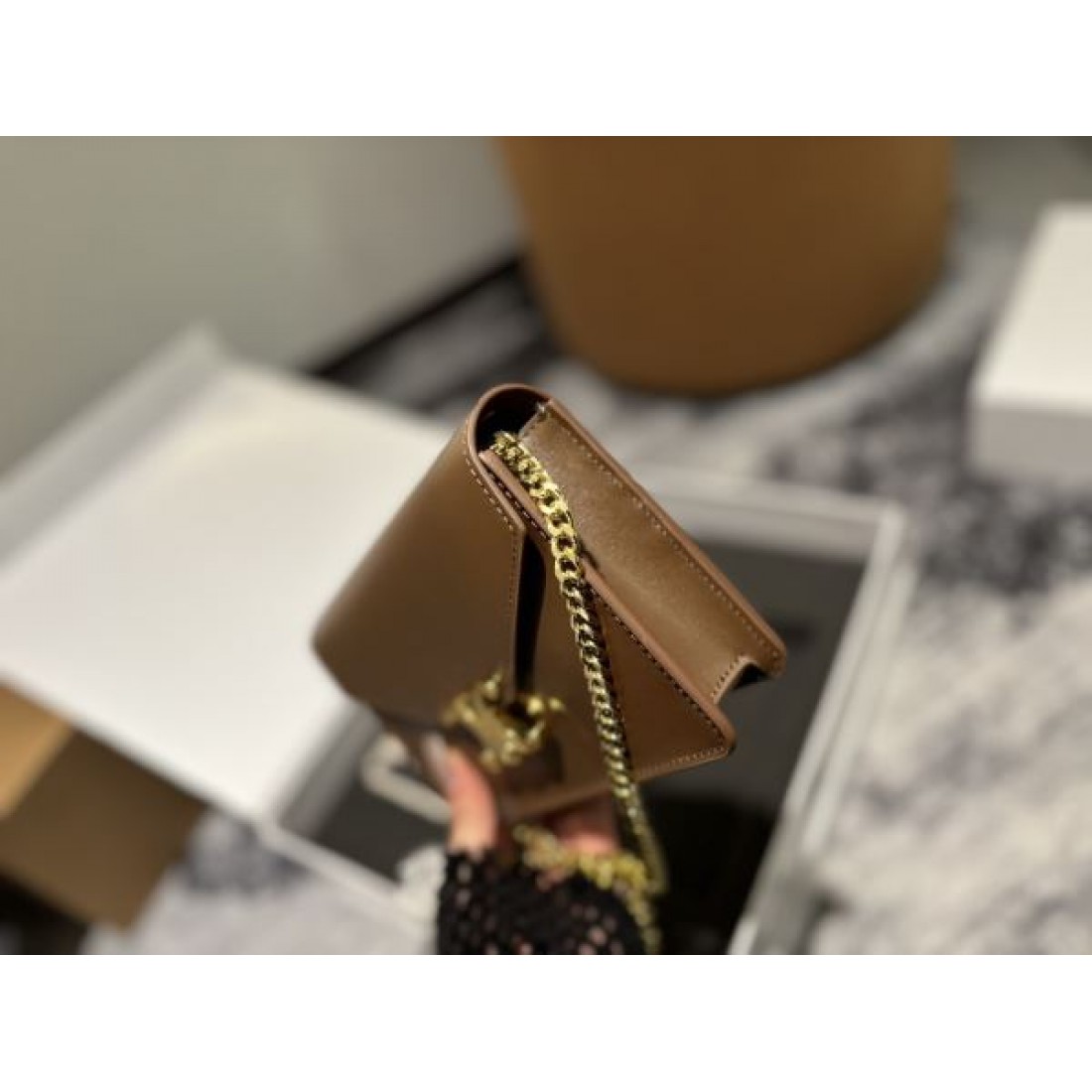 季節感あふれる注目の新作 2024SS ショルダーバッグ CELINE セリーヌ - 画像 (9)