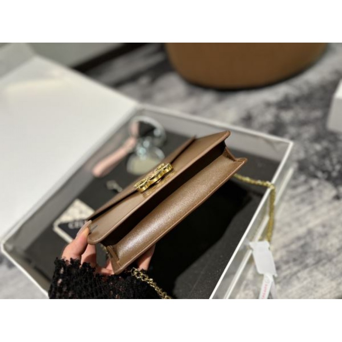 季節感あふれる注目の新作 2024SS ショルダーバッグ CELINE セリーヌ - 画像 (10)