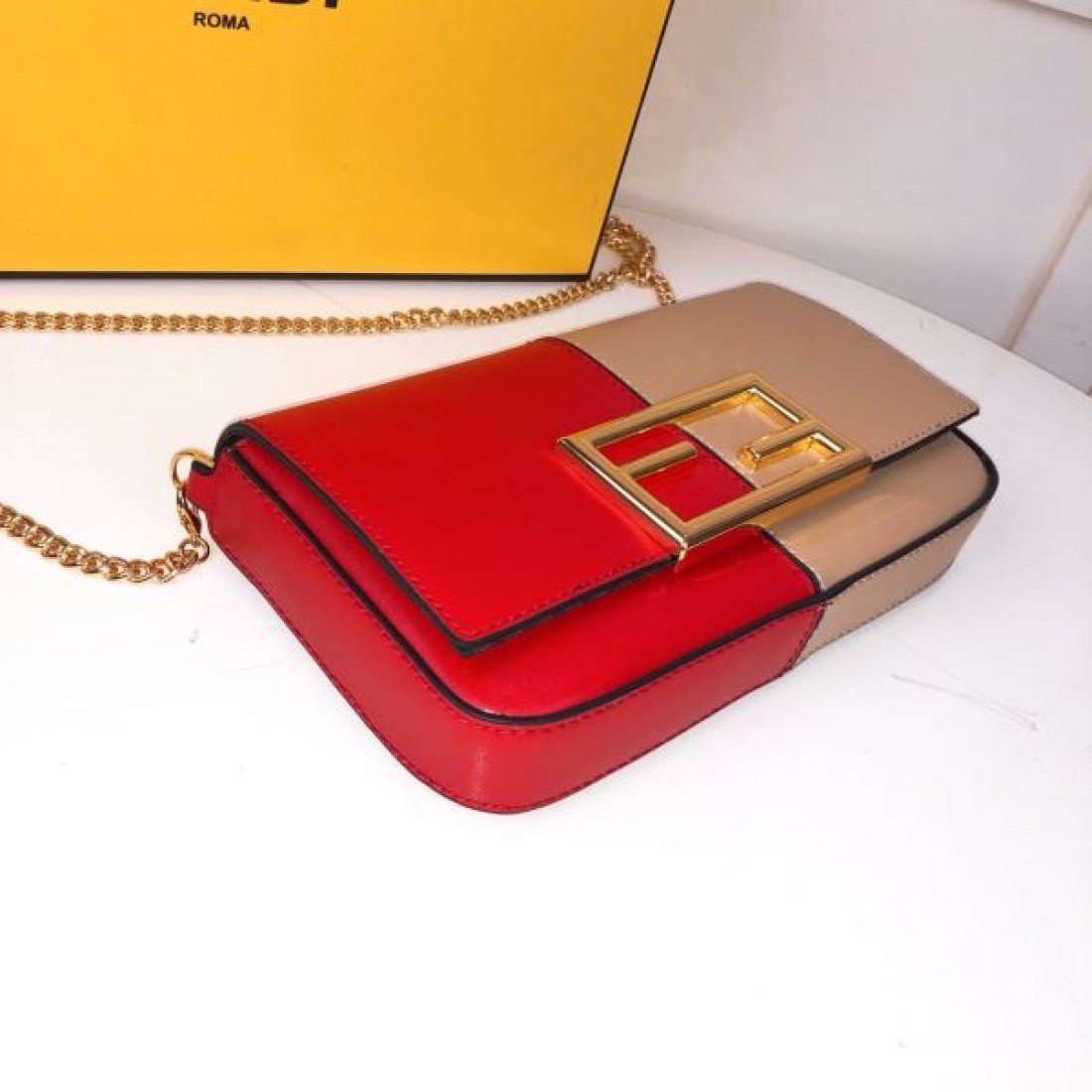 都会的な印象のスタイル 2024SS ショルダーバッグ FENDI フェンデイ - 画像 (8)