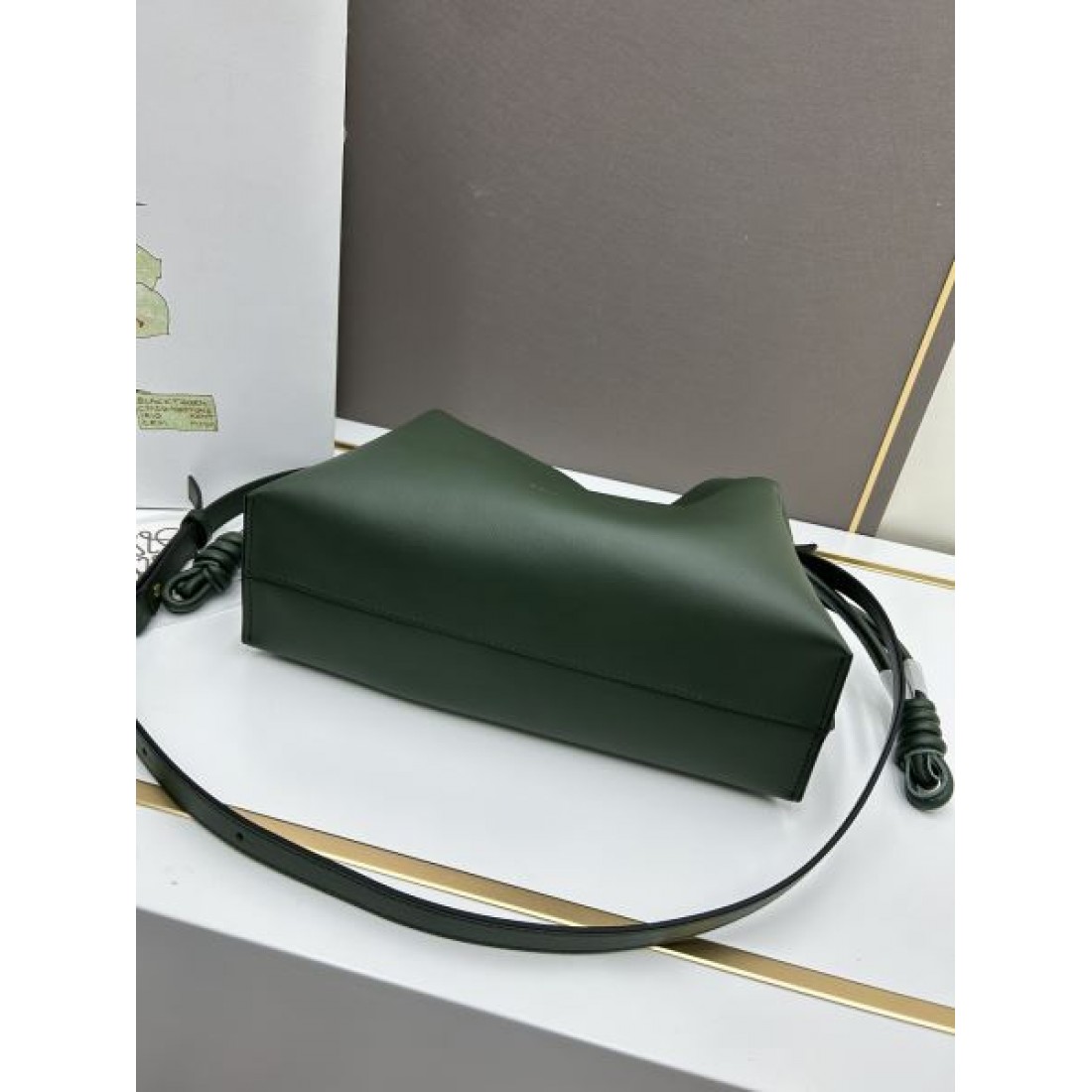 おしゃれな人は愛用中！ 2024SS ショルダーバッグ LOEWE ロエベ - 画像 (7)