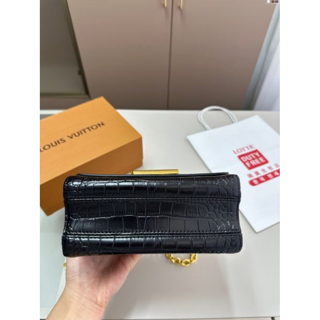 注目新ブランド 2024SS ショルダーバッグ LOUIS VUITTON ルイヴィトン - 画像 (9)