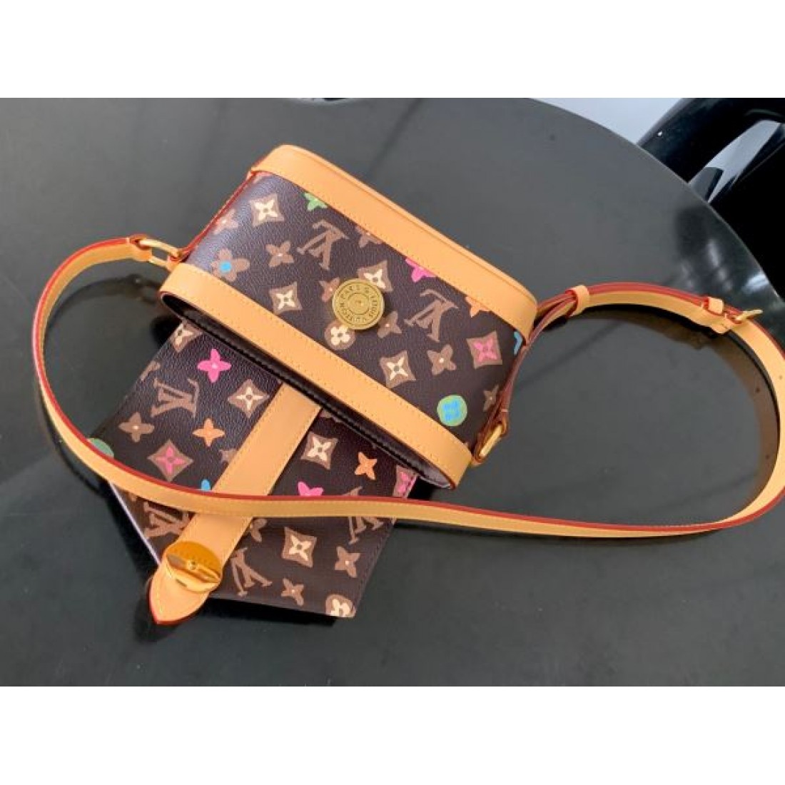 2024SS ブームは再熱中 LOUIS VUITTON ルイヴィトン ショルダーバッグ - 画像 (7)