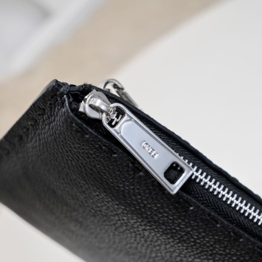2024SS デイリーにおすすめの1品 FENDI フェンデイ クラッチバッグ - 画像 (7)