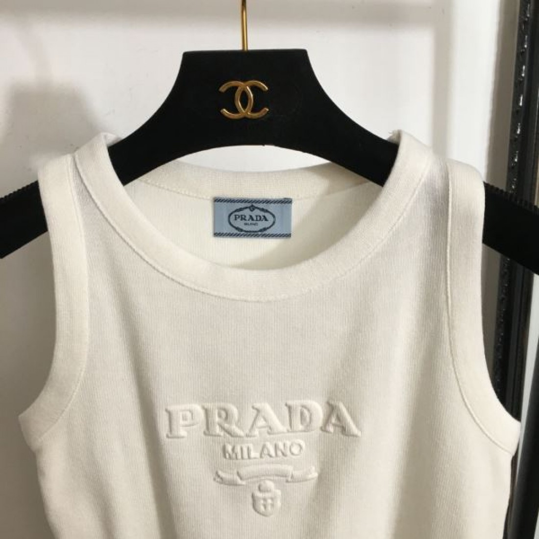 2024SS ニットベスト PRADA プラダ すっきりしたシルエット - 画像 (8)