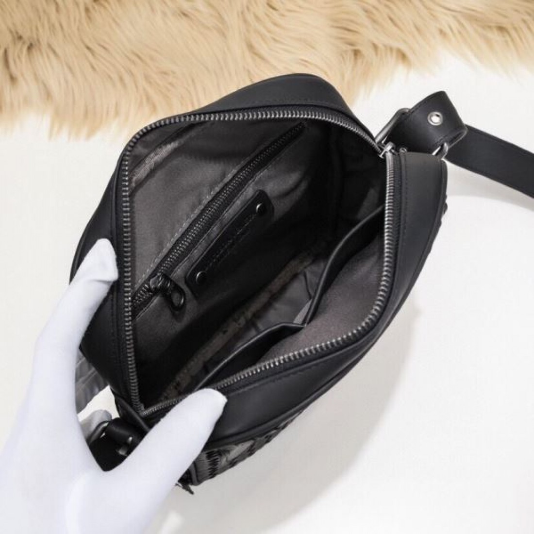 2024FW ショルダーバッグ BOTTEGA VENETA ボッテガヴェネタ 発売極限状態！ - 画像 (7)