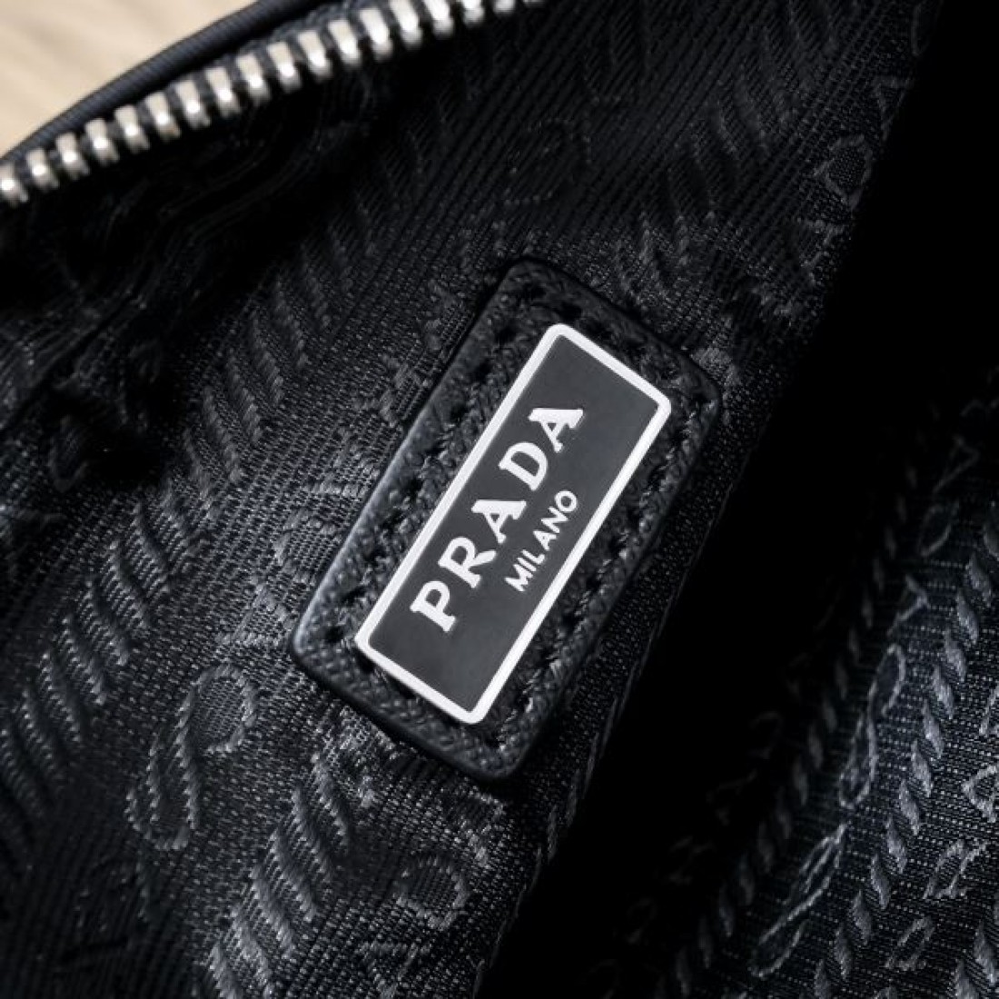 2024SS ファッション感が満点 PRADA プラダ ショルダーバッグ - 画像 (10)