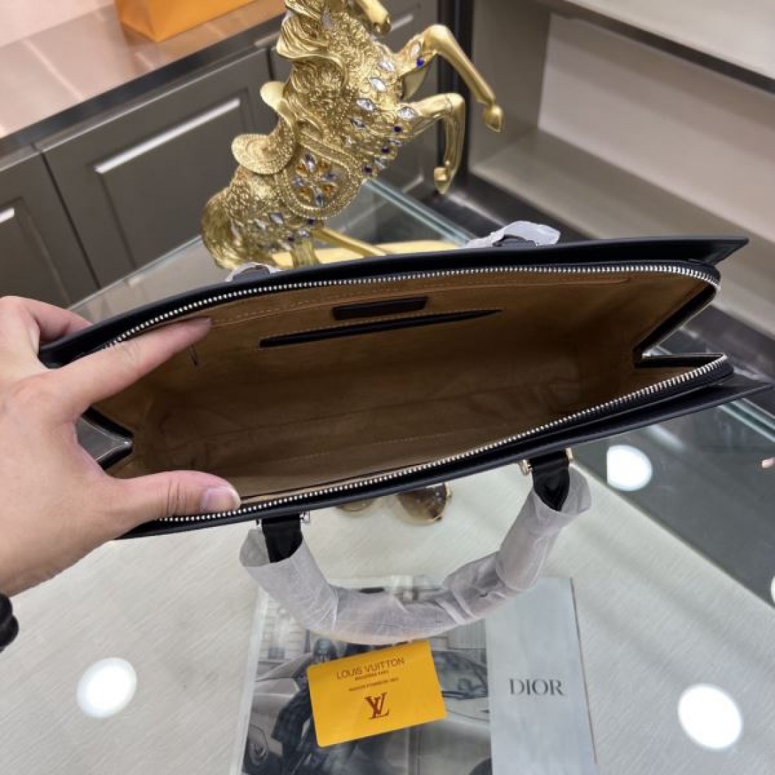 2024FW ブリーフケース LOUIS VUITTON ルイヴィトン 最新で完売確実 - 画像 (9)