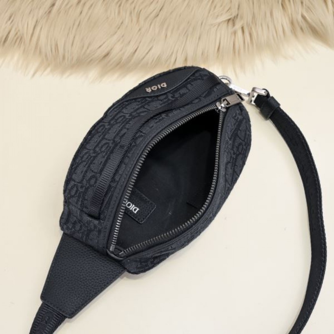 2024FW ウエストバッグ DIOR ディオール 着回し力抜群のシンプル - 画像 (7)