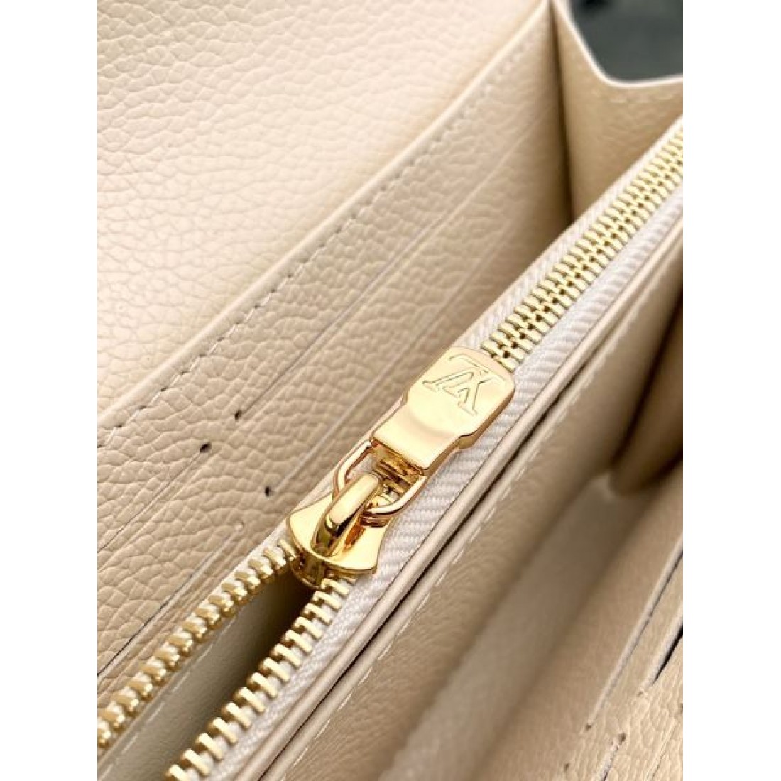 LOUIS VUITTON ルイヴィトン 2024FW きちんと感が強い 長財布 - 画像 (10)