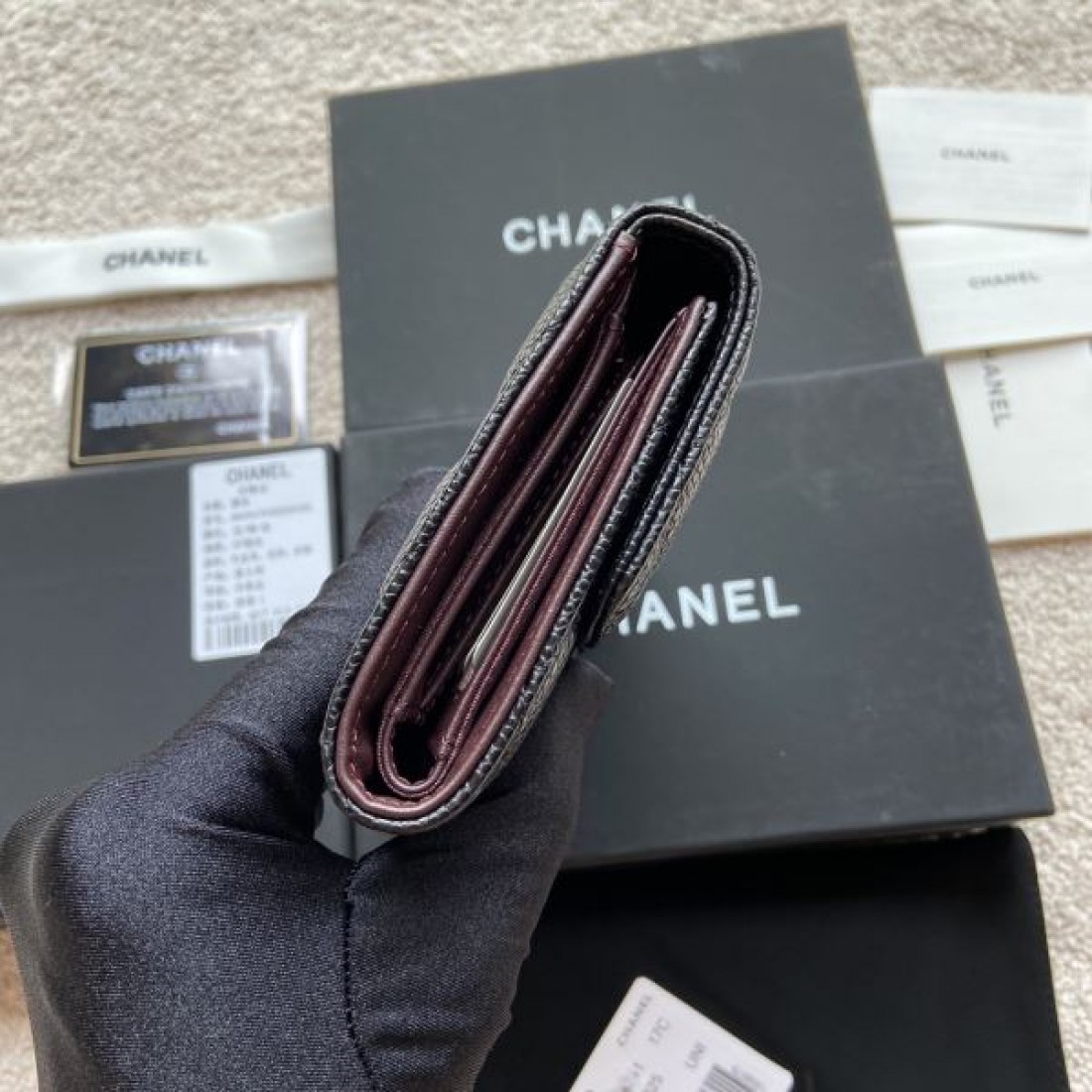 CHANEL シャネル 2024FW 限定デザイン大人気完売前に 三つ折り財布 - 画像 (8)